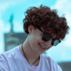 Meet your Posher, Casey